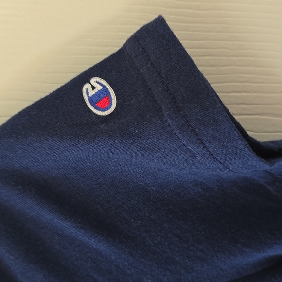 CHAMPION BRAND SIGNATURE BOYS DARK BLUE SHORT SLEEVE TEE-SHIRT SIZE MEDIUM 10-12 - Picture 5 of 11